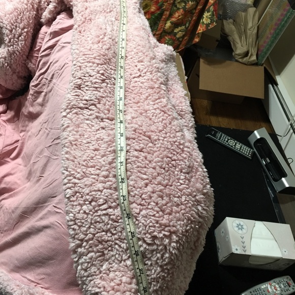 Last one sz smallšøBlush Sherpa hooded vest.šø - Picture 7 of 8